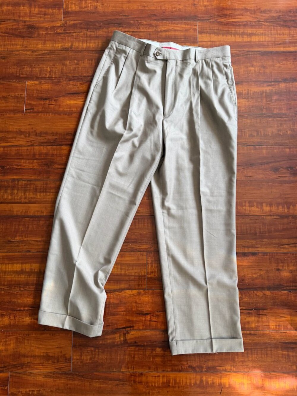 Louis Raphael Red - Beige Pleated Cuffed Pants - Size 36/30